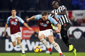 AYX-Doinb爆冷击败热火，关键助攻引爆全场！的简单介绍